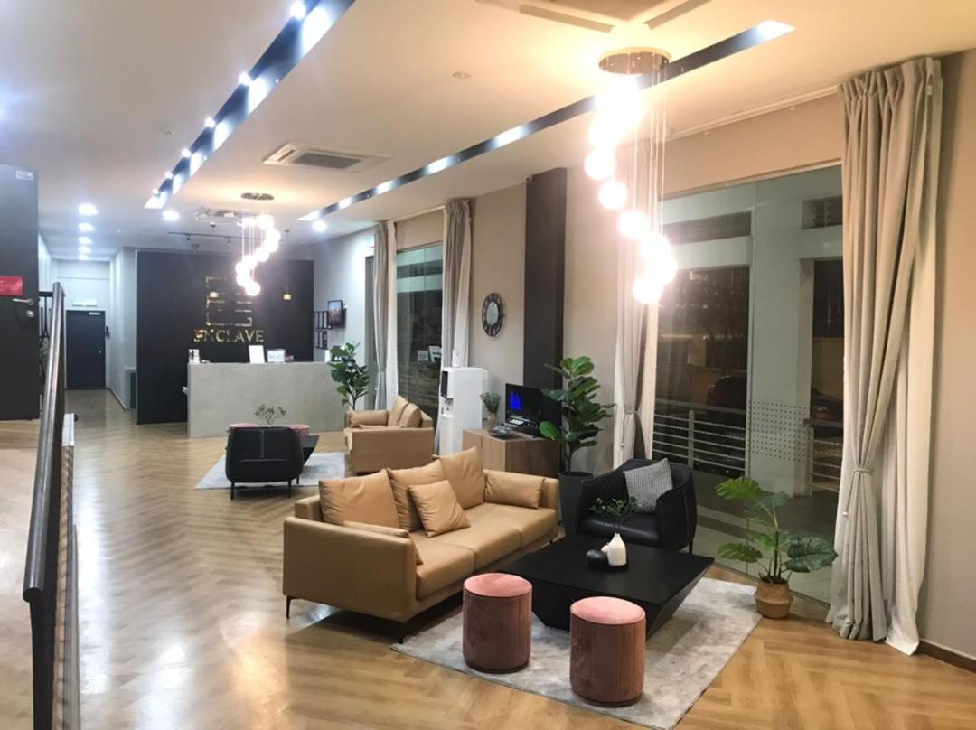 Hotel Enclave Business