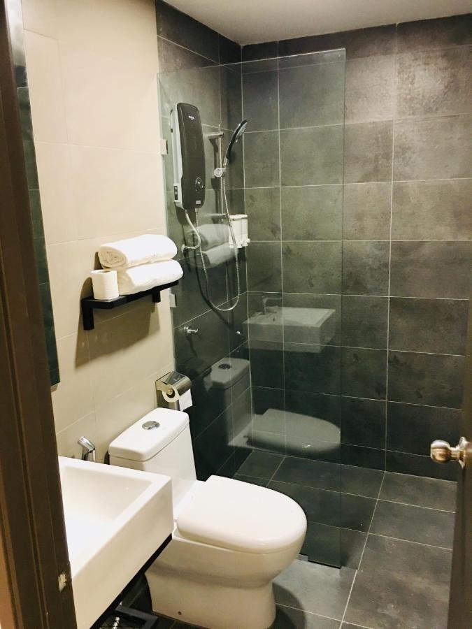 Enclave Business Hotel 2*